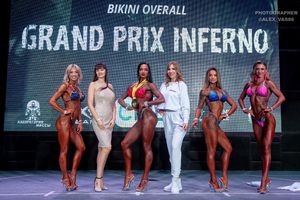 Фотограф Александр Васильев (BIKINI OVERALL)